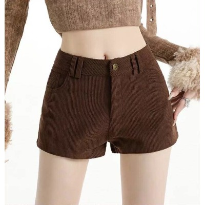 深褐色薄款灯芯绒低腰短裤